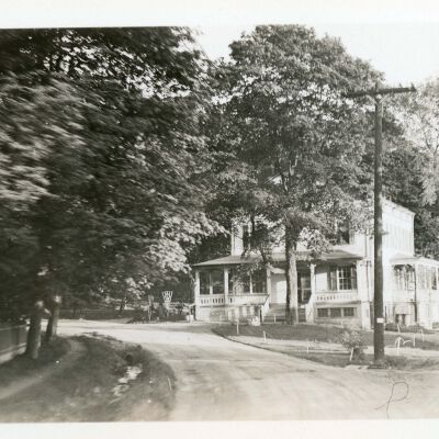 Cross roads at Upper Red Hook - 1933