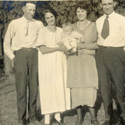 Claude, Jennie, Claude Jr. (babe in arms), Carrie, Floyd