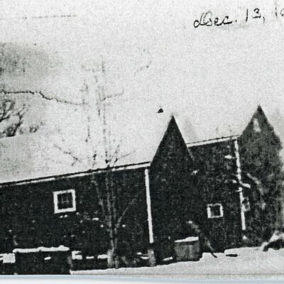 Robert S. Teator barns, 1916