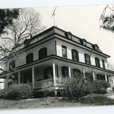 Rose Hill Farm (then owned by Elmore Fraleigh) on Fraleigh Lane.
