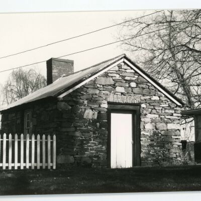 Stone summer kitchen Schaehrer/Russell/Godesky Farm