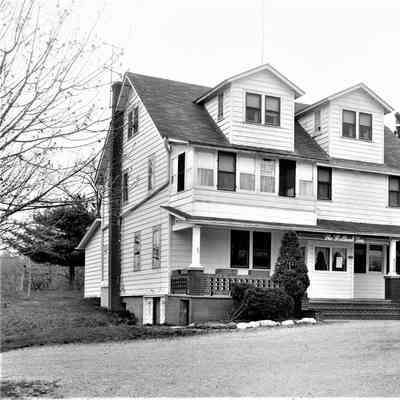 Reese's Bar in Tivoli in 1957