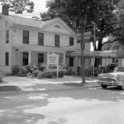 Hotel Regis, 1956