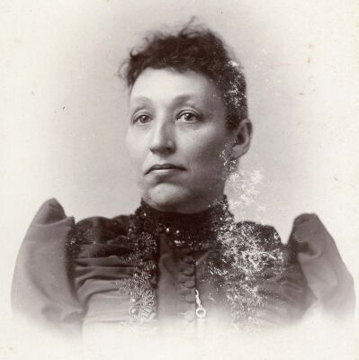 Tine Knickerbocker