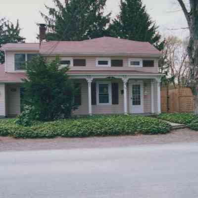 64 Fraleigh St - 2000