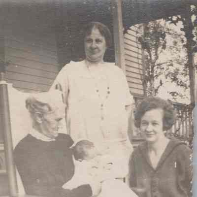 "Mother" Elmore, Jennie Elmore, Elsie & Jean?