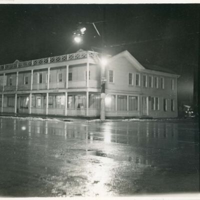 Red Hook Hotel at night, c1939