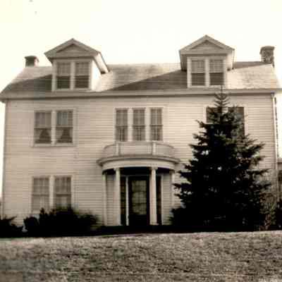H. Coon house, Red Hook