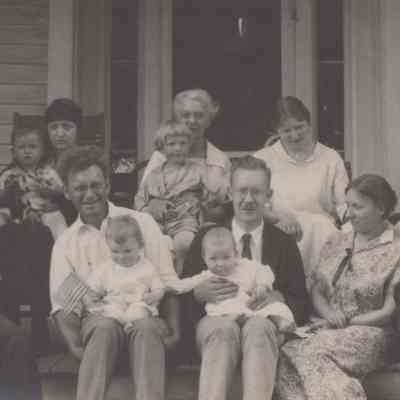 Mead Family gathering on the porch
