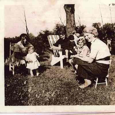 Riddleburgh family photo, 1937