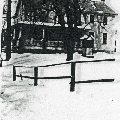 Robert S. Teator farmhouse
