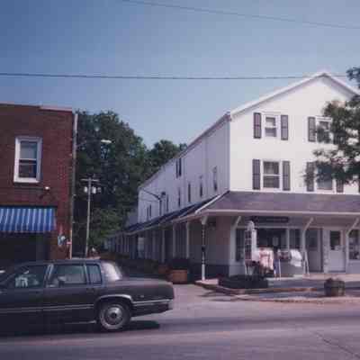 7484 South Broadway - 1998