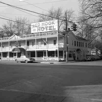 Red Hook Hotel, 1950