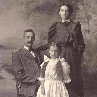 Wallace B., Harriet M., & Olive A. Butts (later married to Howard Laib)