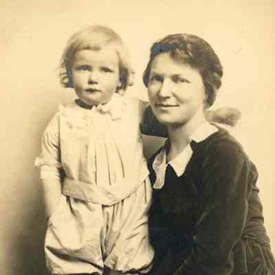Margaret Fay (Kennedy) Mead, seated, with George Gordon Mead Jr.