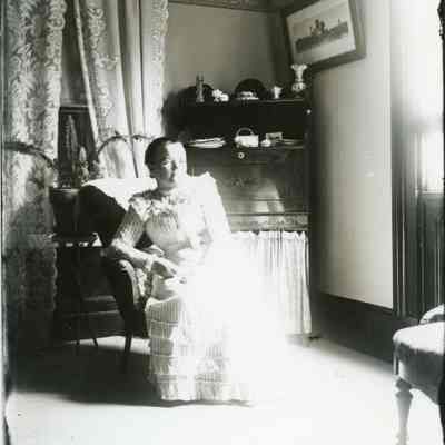 Helen Knickerbocker