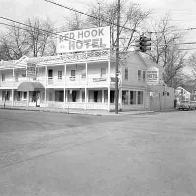 Red Hook Hotel, 1957