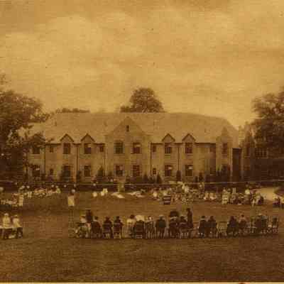Ward Manor, Annual Circus