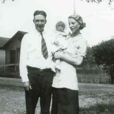 Harry and Anna Teator with baby Marion
