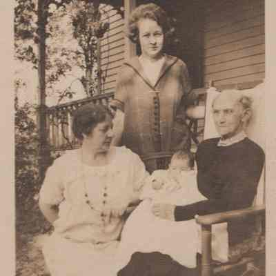 "Mother" Elmore, Jennie Elmore, Elsie & Jean