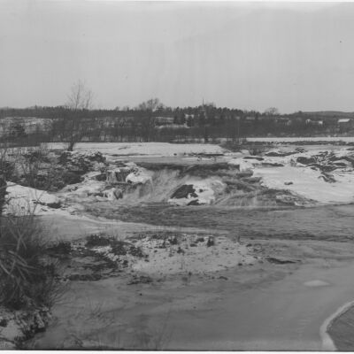 Roe Jan, Elizaville Falls