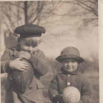 Gordon Jr. and Elizabeth Mead, Nov 1925