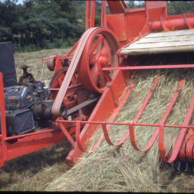 Pick-Up Baler-Hedge
