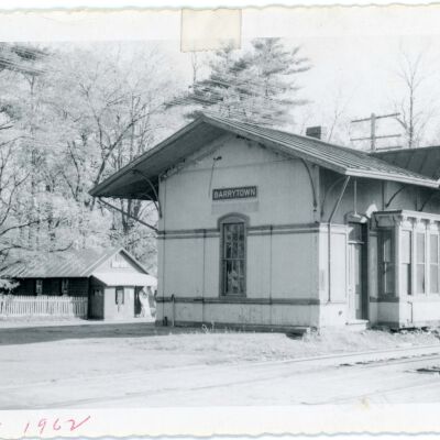 Barrytown Railway Station