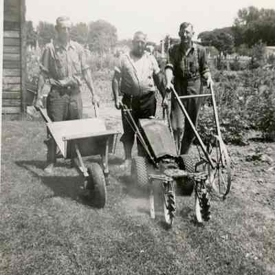 "Bummer" Milroy, Bill Wager, Lee Riley and others at Voorhis-Tiebout Company