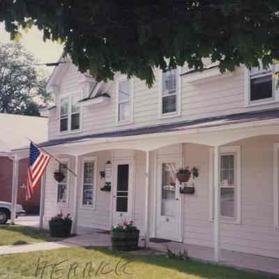 26 - 28 North Broadway - 1997