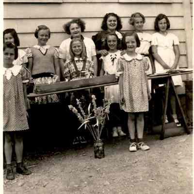 Margaret Riddleburgh with other kids, June 1939