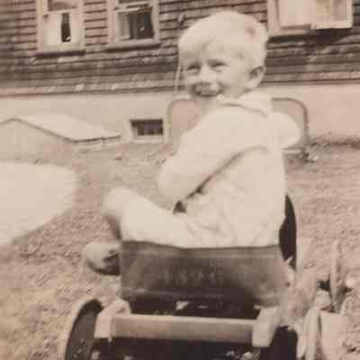 Redmond Child at the Brown House