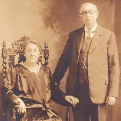 John and Catherine (Philips) Clum, c 1920