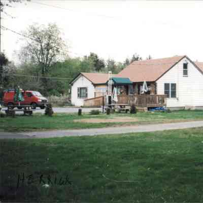 7361 South Broadway - 1999