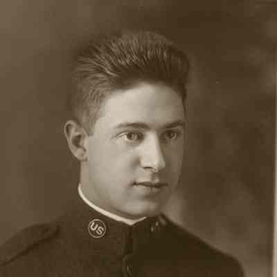 Leonard Schutte, 1918, formal military portrait