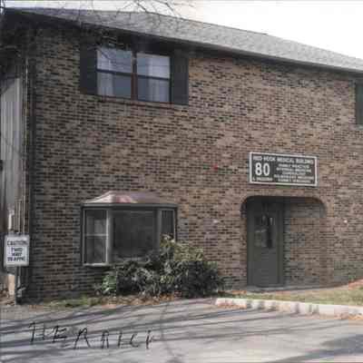 Red Hook Medical Building - 1999