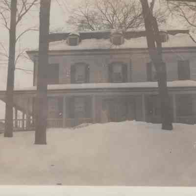 Rose Hill farmhouse in the snow