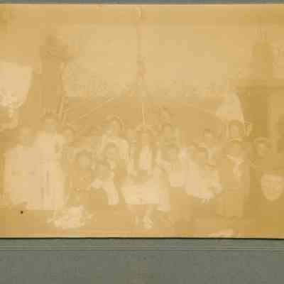 Rosalie Fraleigh's class at the Fraleigh School, 1902
