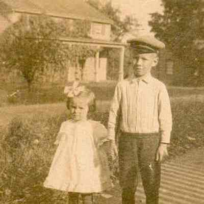 Mildred Brenzel and Raymond Brenzel, 1907