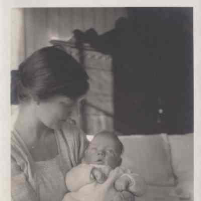 Fay Mead with Sidney as a baby,1924
