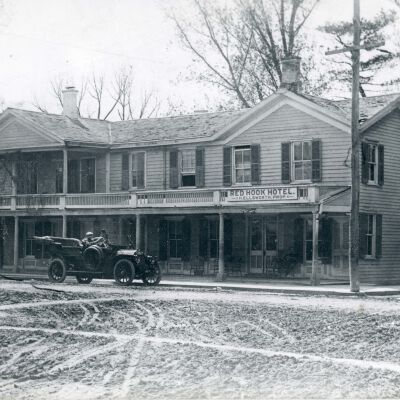02-Red Hook Hotel, c. 1908, with Oliver Rider in car
