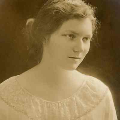 Formal portrait of Margaret Fay (Kennedy) Mead