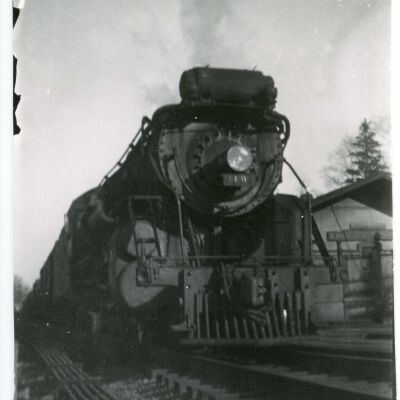 Locomotive in Barrytown station