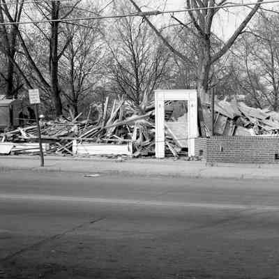 09-Red Hook Hotel razed for gas station, November 1964