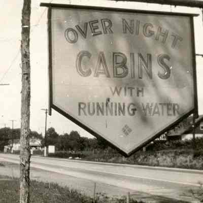 Tourist cabins sign, Route 9