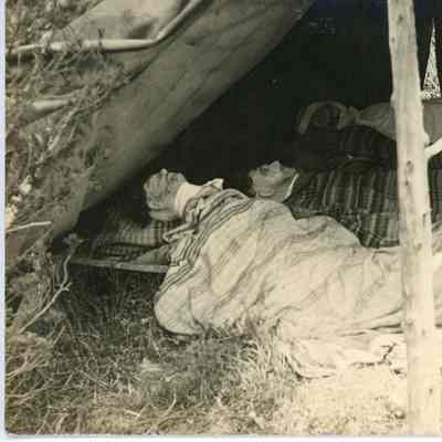 Red Cross fundraiser and exhibition at home of Margaret Chanler Aldrich, 1916