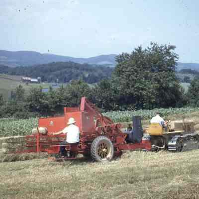 Pick-Up Baler-Hedge