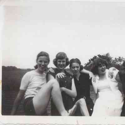 Five young women, Barbara Schrordel (?), Pat Spillane, Rosemary (?), and Allyne Smith, fifth person unidentified