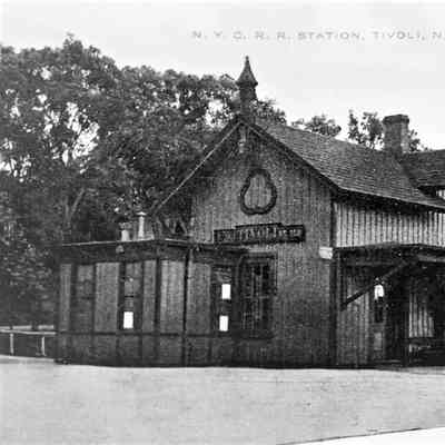 N.Y.C. Railroad Station in Tivoli