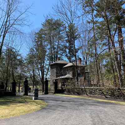 Photo taken 4/1/2023 ( PVH): 4-124 Eden Knoll, off River Road, Red Hook, NY